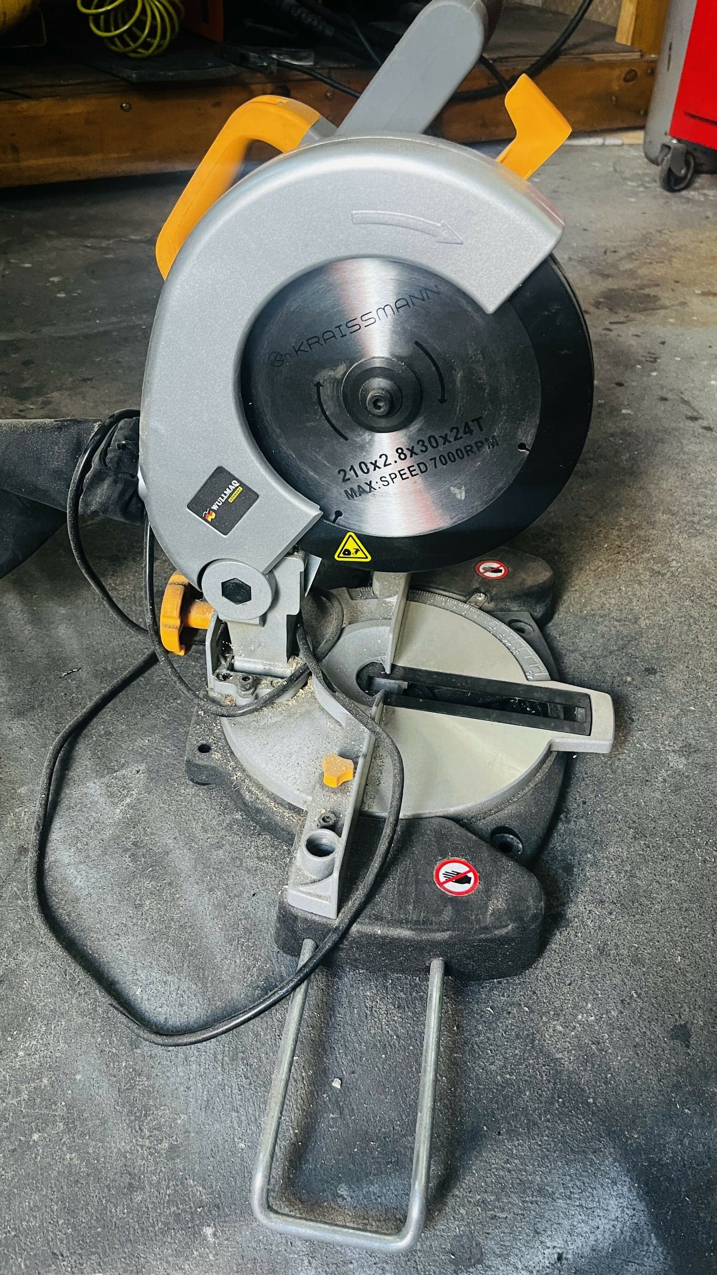 Sierra Ingletadora Disco 210mm