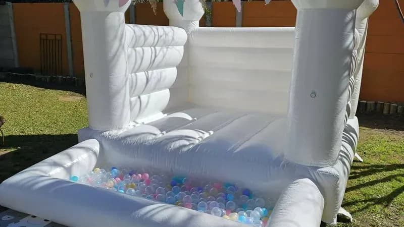 Inflable Blanco Con Pelotero