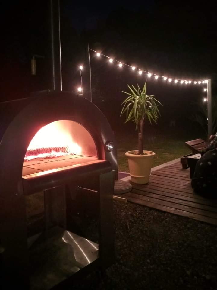 Horno a leña de acero inoxidable, pizzas napoletanas
