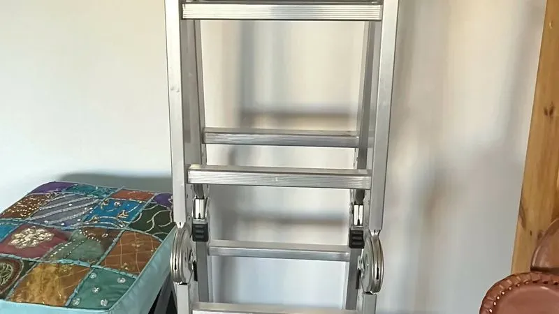Escalera Con Plataforma Plegable