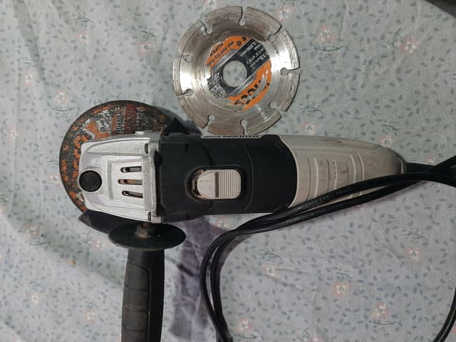 Amoladora 4 Y 1/2 — foto 2