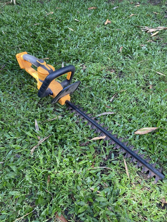 Corta Cercos Ingco A Batería — foto 4