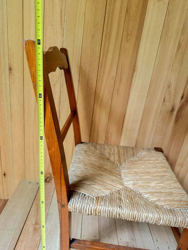 Silla Antigua Madera Mimbre - Para Decoración O Set De Filmación — foto 4