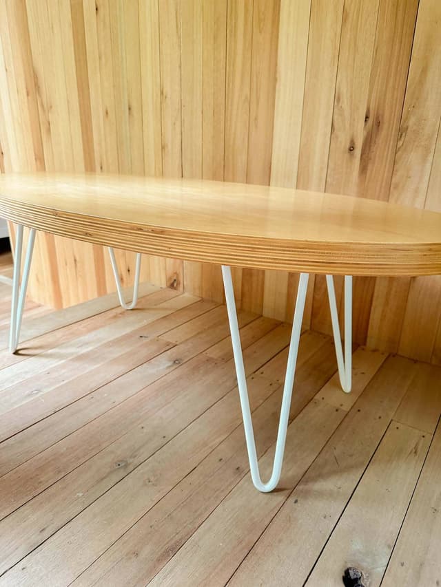 Mesa Ovalada De Madera Y Hierro Blanco — foto 3