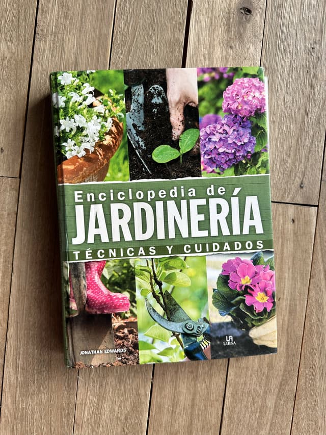 Libro Enciclopedia De Jardinería Técnicas Y Cuidados De Plantas — foto 2