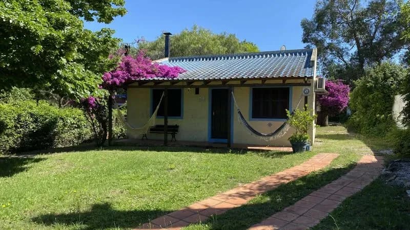 Casa Con Parrillero Y Estufa A Leña En Costa Azul De Canelones