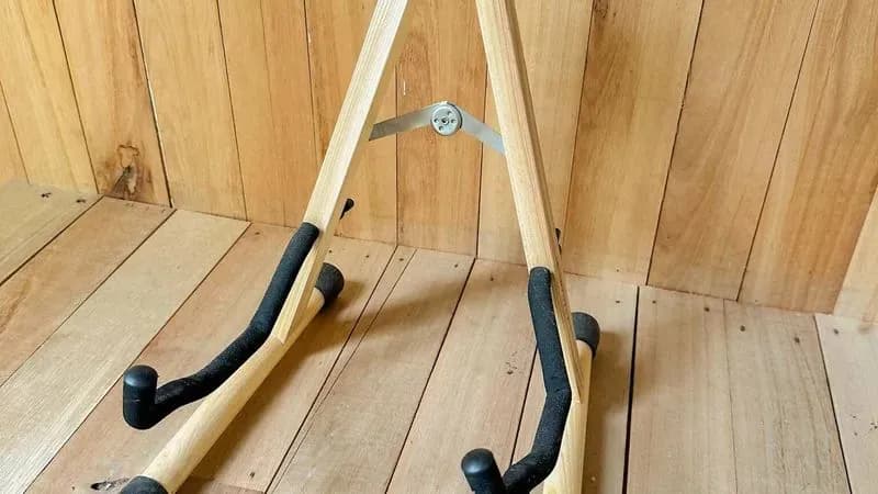 Soporte De Guitarra En Madera - Para Decoración O Set De Filmación