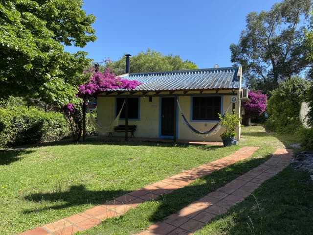 Casa Con Parrillero Y Estufa A Leña En Costa Azul De Canelones — foto 2
