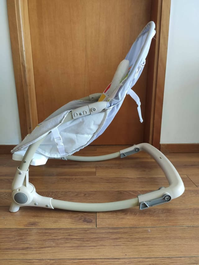 Silla Mecedora Para Bebé Con Regulador De Inclinación, Vibración Y Música — foto 3