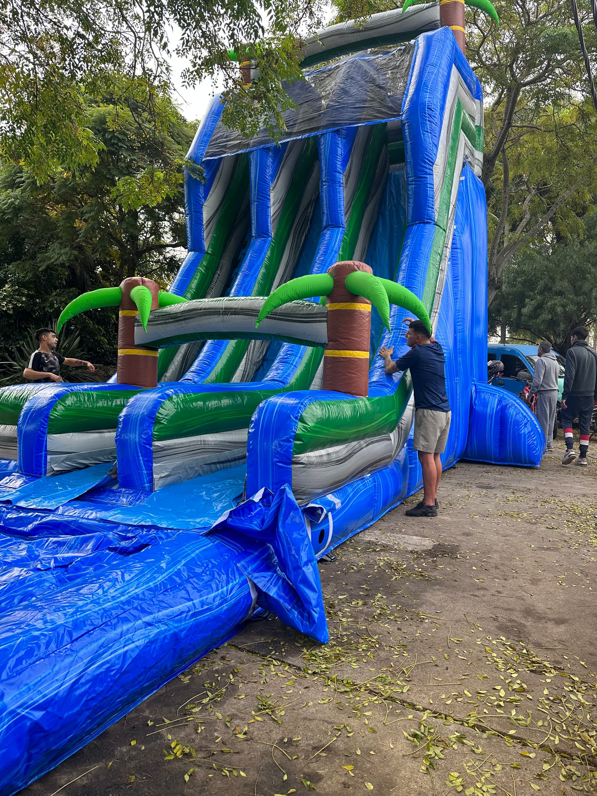 Súper doble tobogán con agua